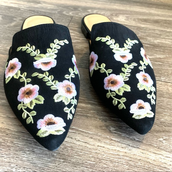 Franco Sarto Mule Embroidered Flat Ship On Shoes - Picture 3 of 9